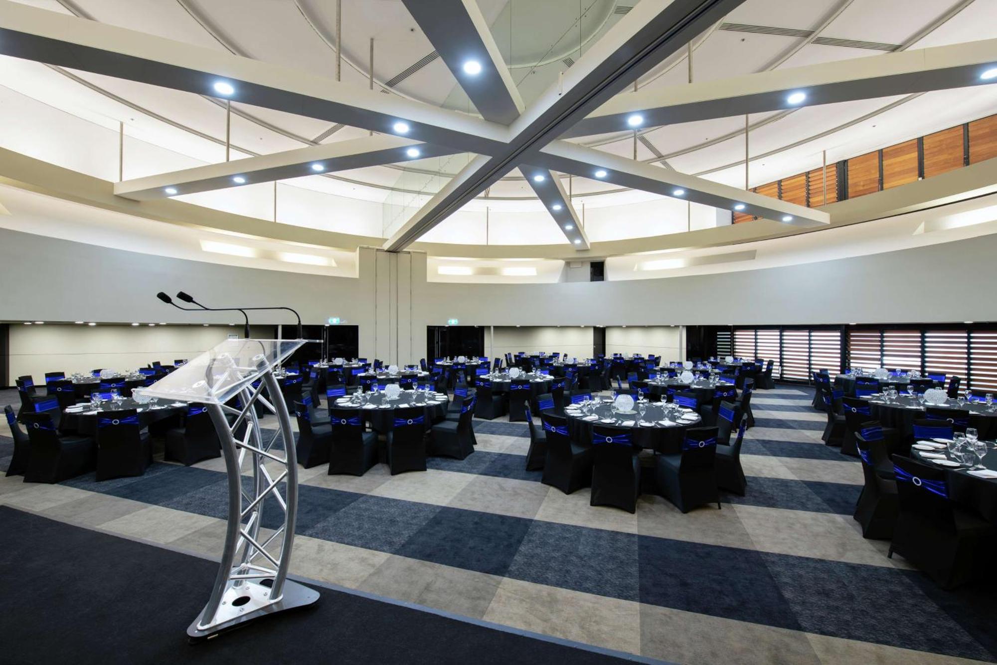 فندق Doubletree By Hilton Esplanade داروين المظهر الخارجي الصورة