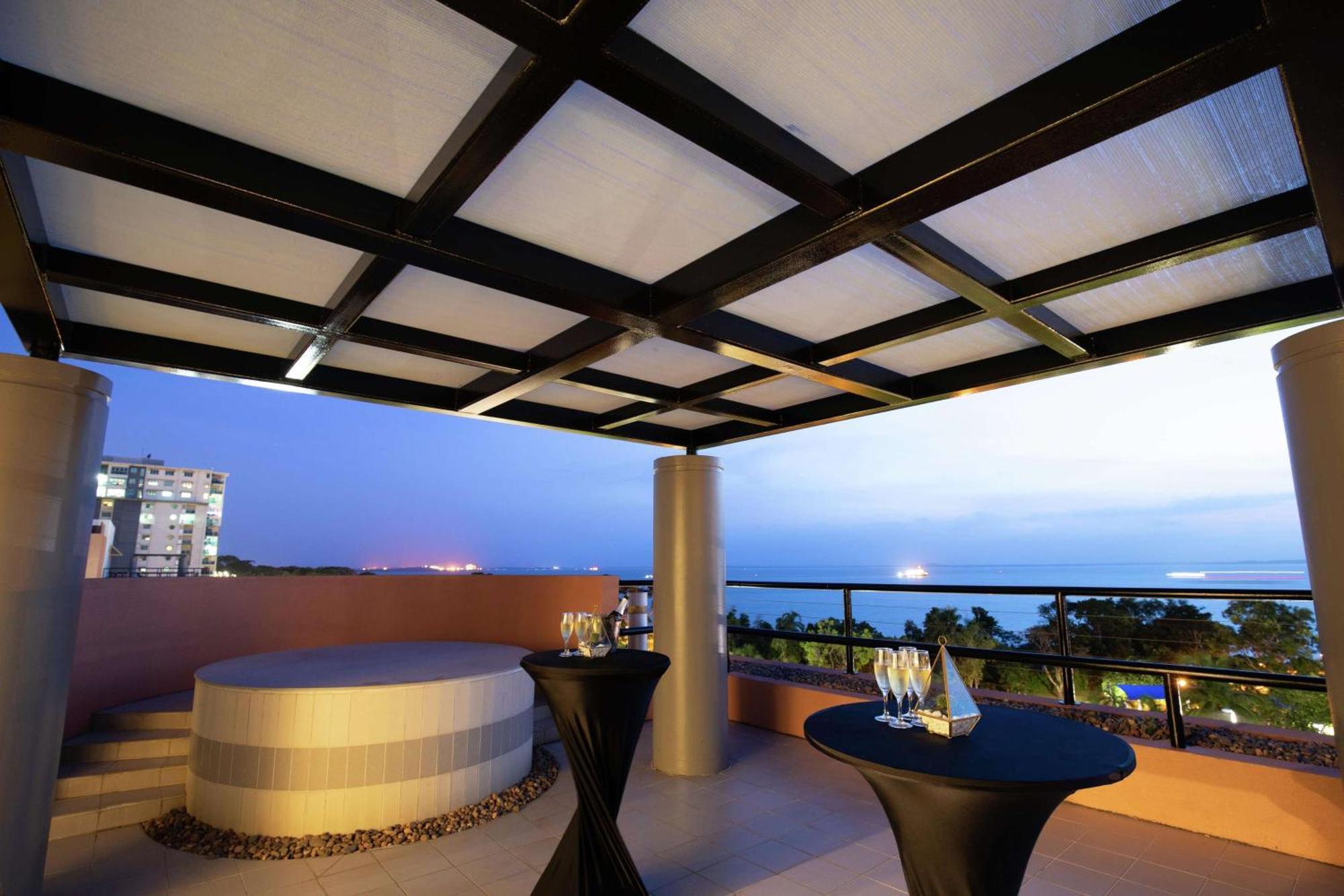 فندق Doubletree By Hilton Esplanade داروين المظهر الخارجي الصورة
