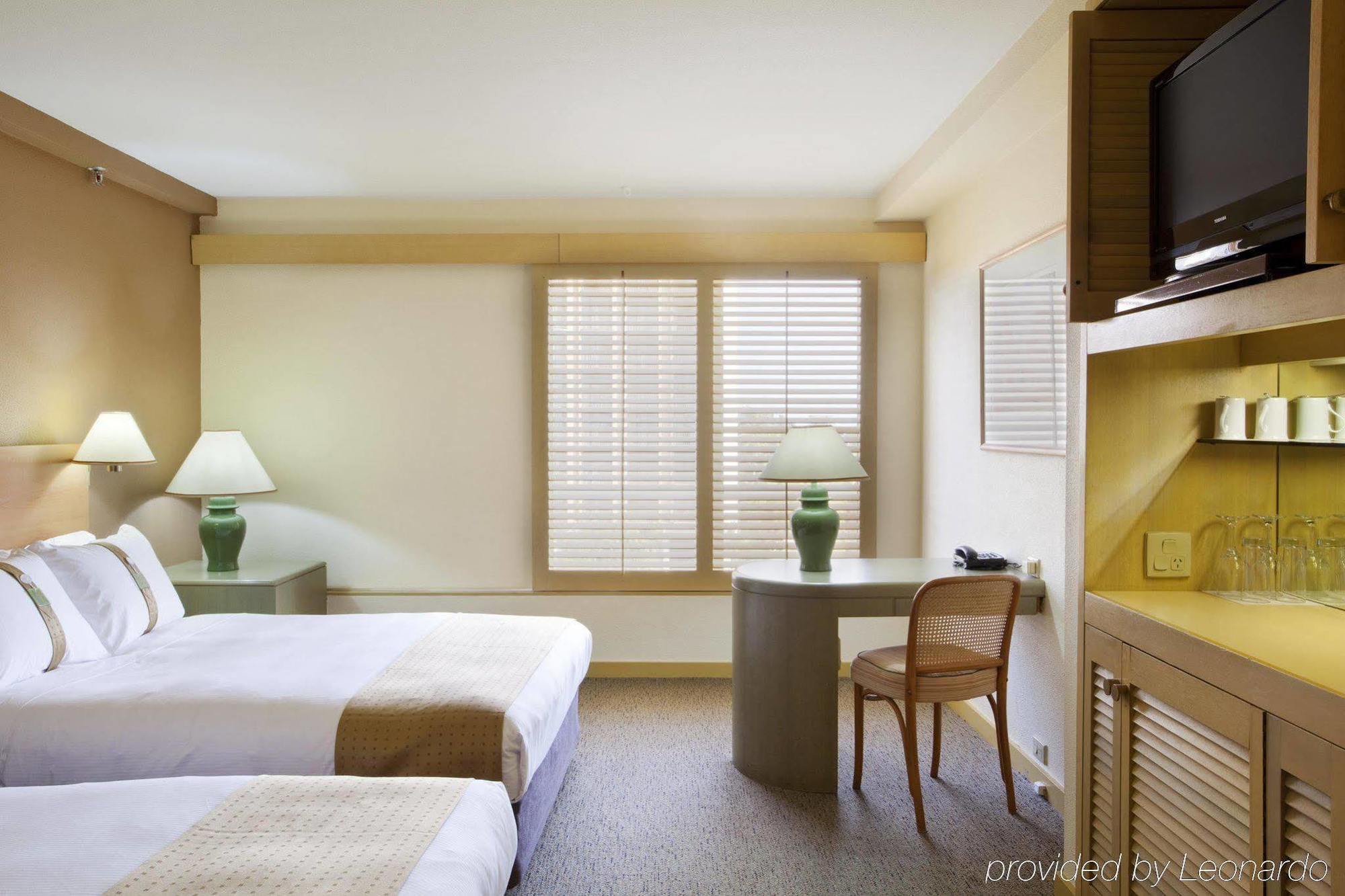 فندق Doubletree By Hilton Esplanade داروين الغرفة الصورة